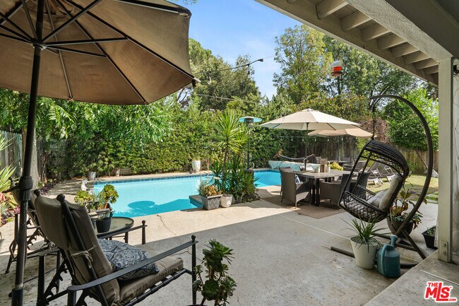 Building Photo - 12237 Hesby St