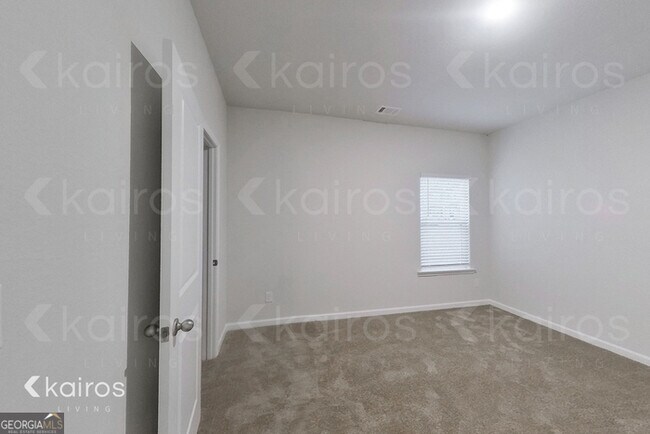 Building Photo - 3559 Bridgewood Dr