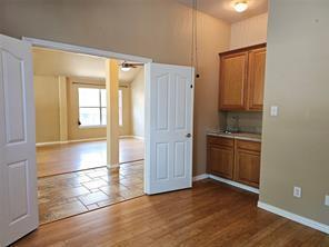 Building Photo - 2204 Zoa Dr