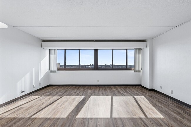 Interior Photo - Chateau Student Housing Cooperative