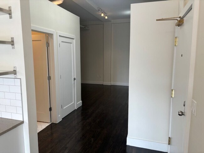Building Photo - Charming 1bd/1ba Condo – Denver Dry Goods ...