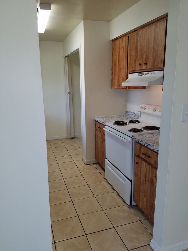 Building Photo - Cedar Ave - A