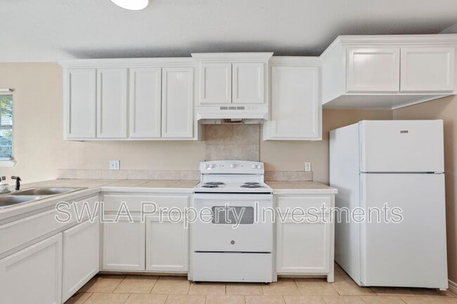 Building Photo - 308 W Napoleon St