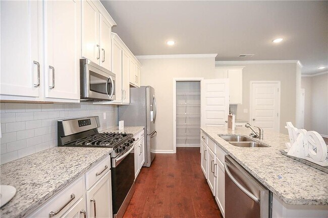 Building Photo - 2304 Shetley Creek Dr