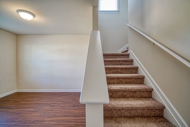 Building Photo - 580 Millsgate Cir