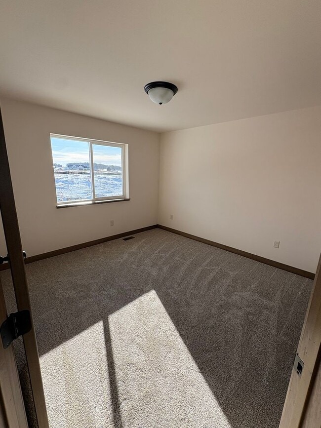 Building Photo - 222 E Randall Rd