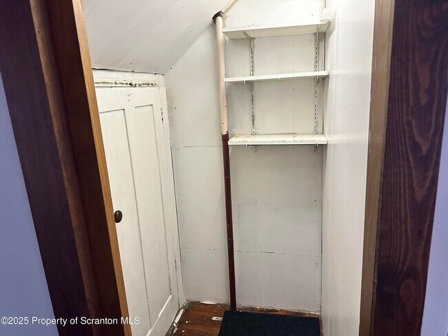 Building Photo - 1108 N Abington Rd