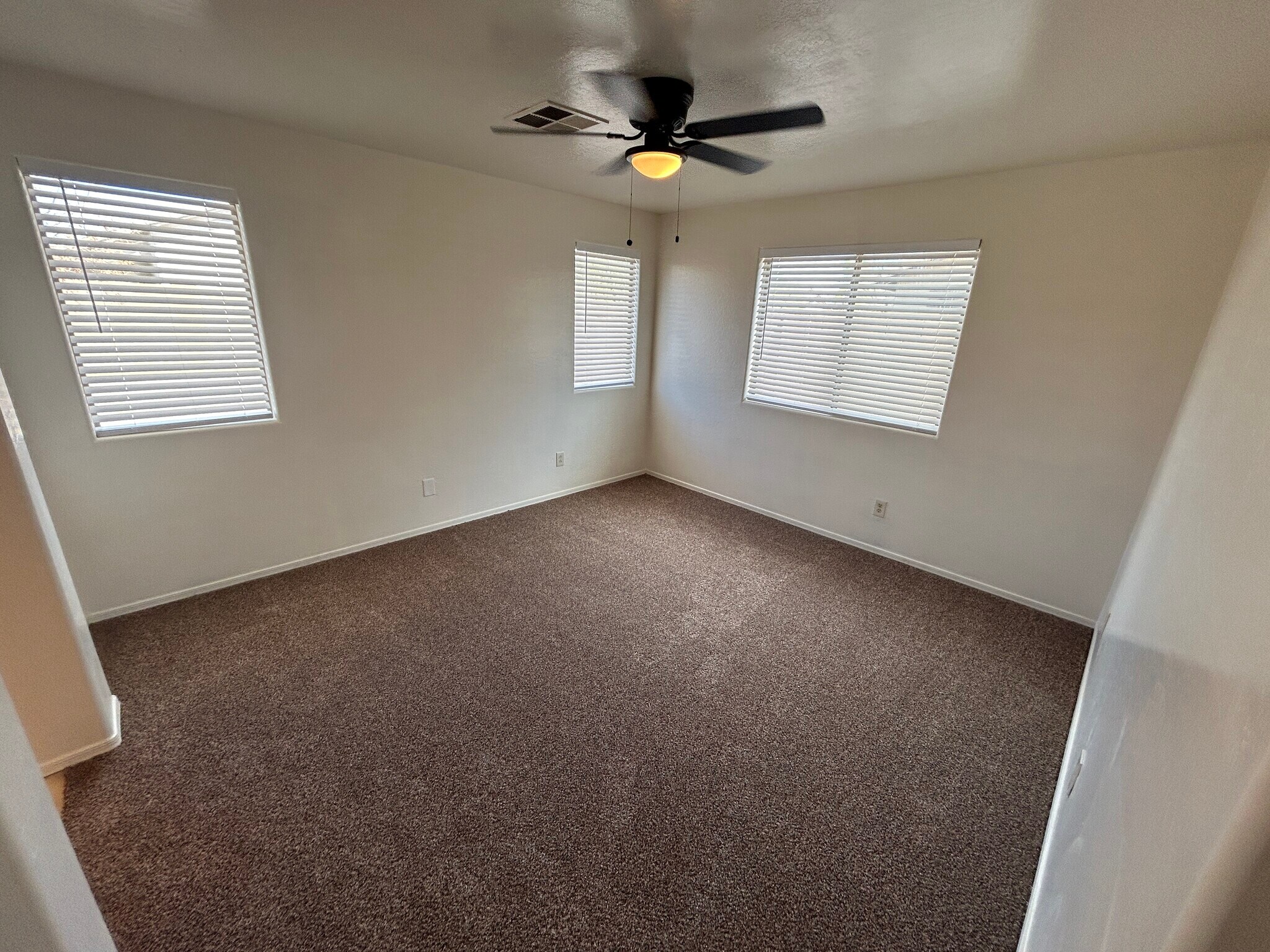 Building Photo - 7028 S 46th Dr