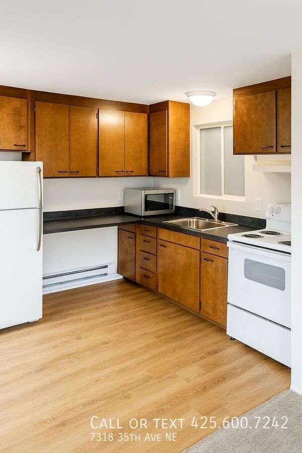 Building Photo - 7318 35th Ave NE