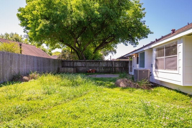 Building Photo - 412 Meadowpoint Dr