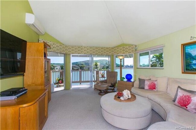 Living Room - 7007 Hawaii Kai Dr