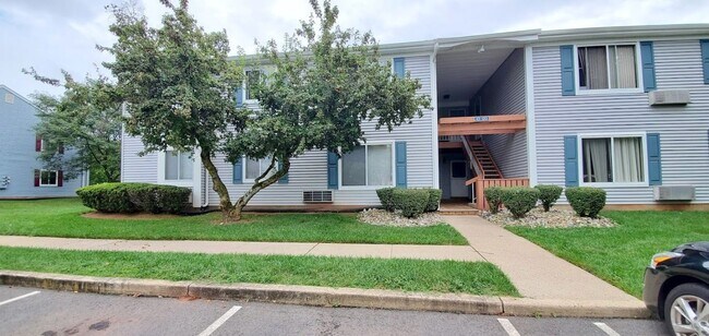 Primary Photo - Centrally located, elegantly updated 2-bed...