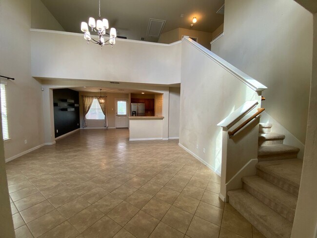 Building Photo - Move In Ready Home in Wolf Creek!