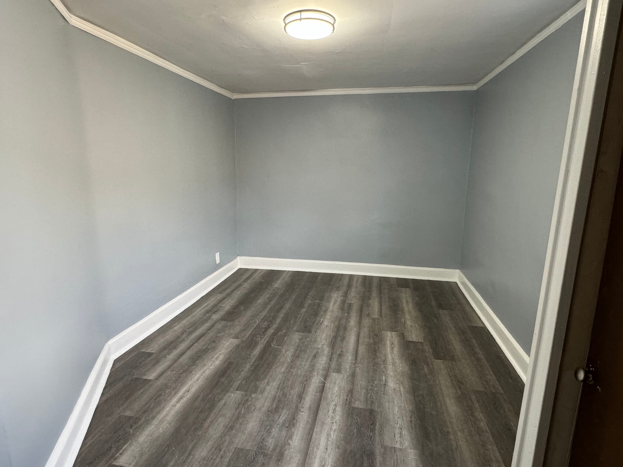 Building Photo - 5039 W Henderson St