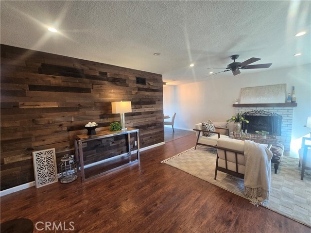 Building Photo - 607 Sixth St