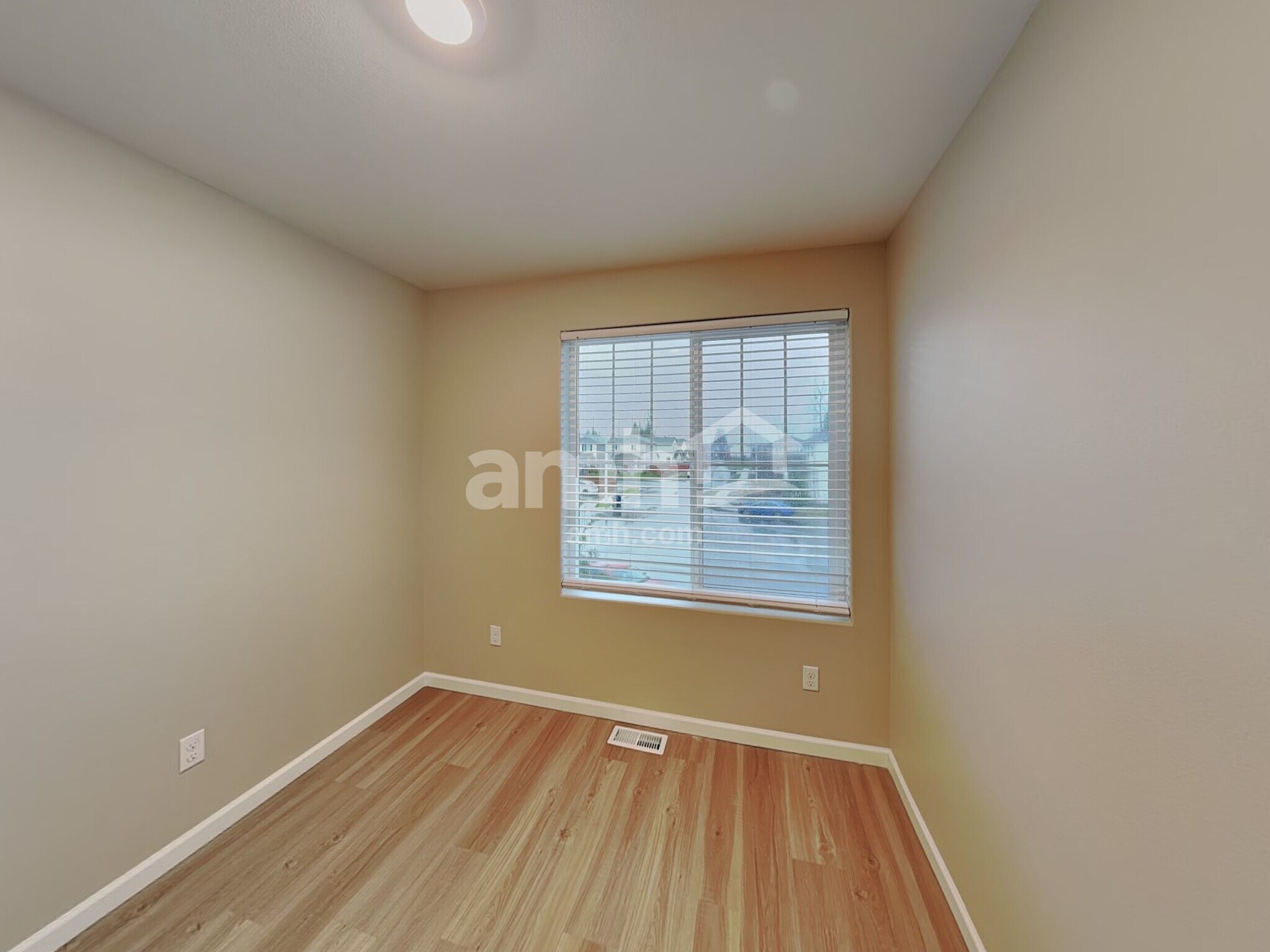 Building Photo - 5748 86th Dr NE