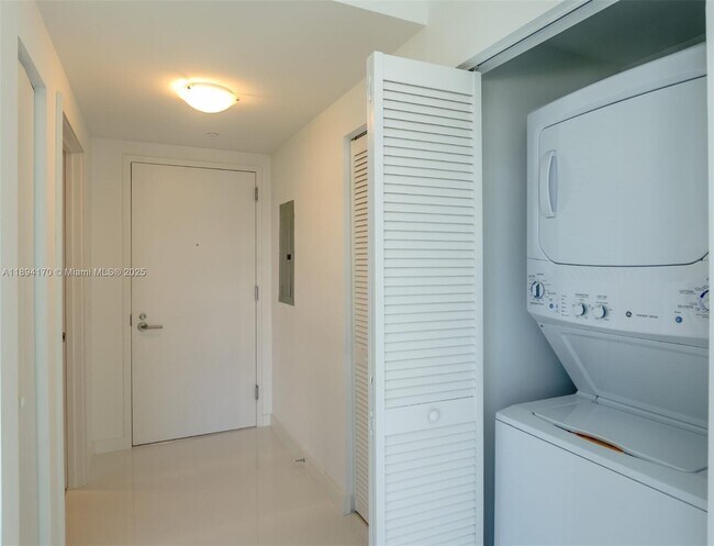 Building Photo - 4250 Biscayne Blvd