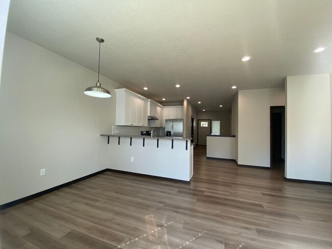 Building Photo - 4310-4312 N Centennial Ln