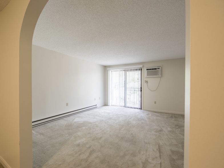 Princeton Place-4 - PRINCETON PLACE APARTMENTS