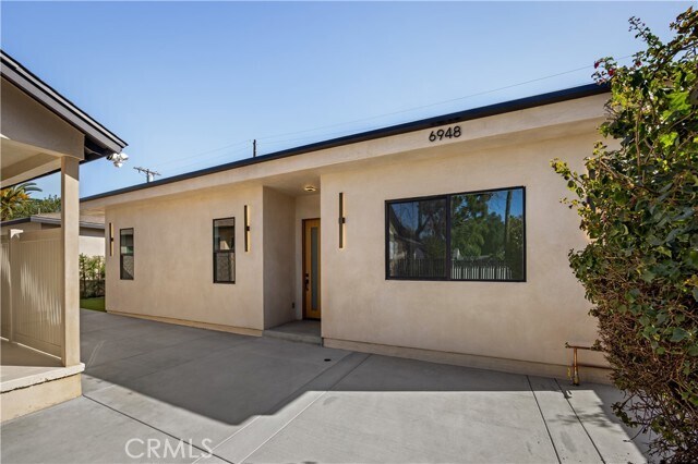 Building Photo - 6948 Amestoy Ave