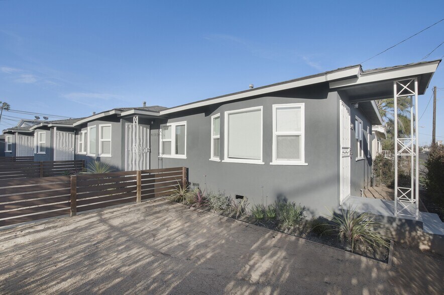 private front yard - 4091 Rosecrans Ave