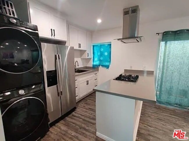 Building Photo - 6720 Van Noord Ave