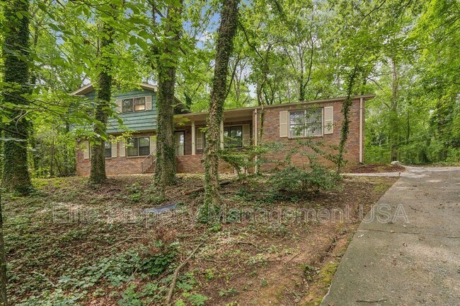 Building Photo - 2600 Lantern Ln