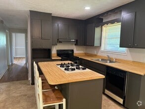 Building Photo - Rainbow City Rental