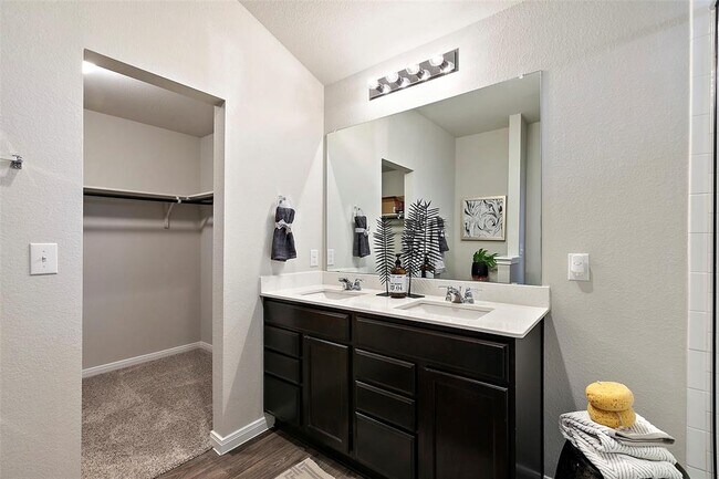 Building Photo - 500 Cassandra Dr