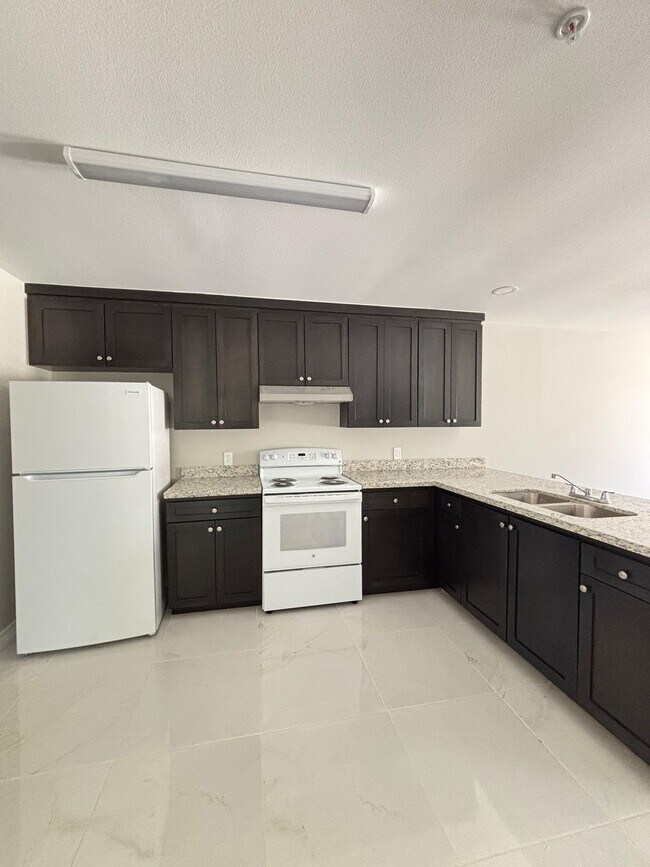 Building Photo - 315 Dorel Dr