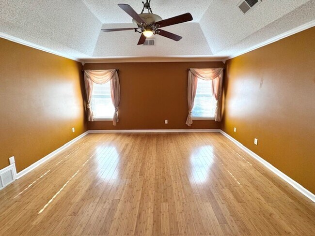 Building Photo - CountryValleyCv11925