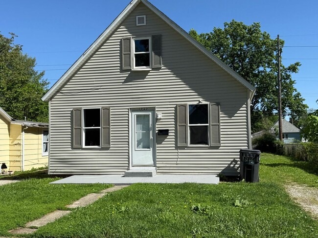 Primary Photo - 1242 E Willard Ave