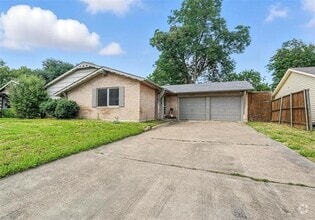 Building Photo - 4212 Ashwood Dr