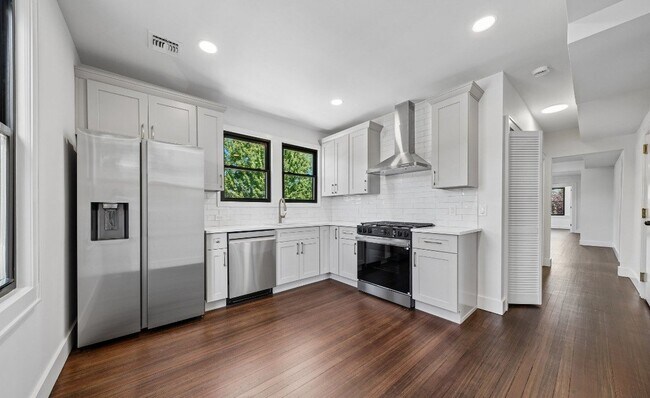 Building Photo - 235 Elmwood Ave