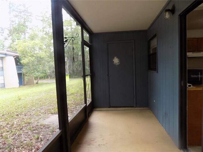Building Photo - 2811 SW Archer Rd