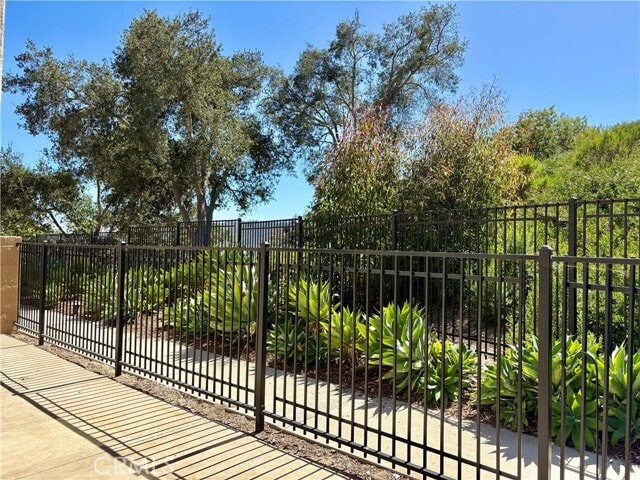 Building Photo - 17 Lucente Ln