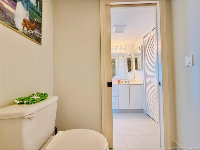 Building Photo - 8800 S Ocean Dr