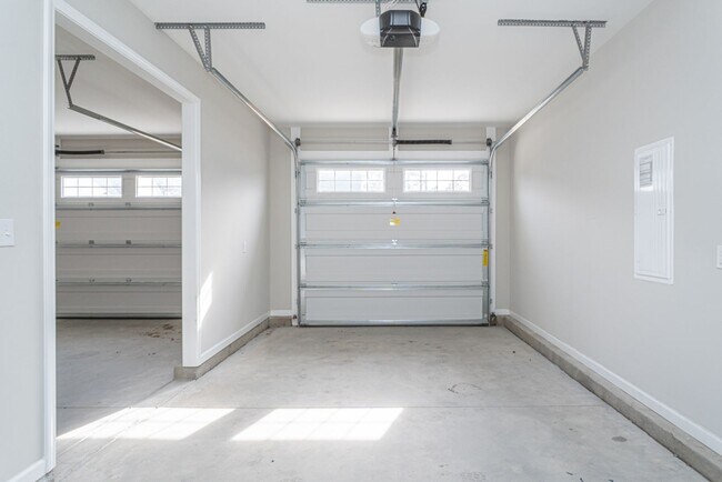 Building Photo - 5737 Pooh Ave