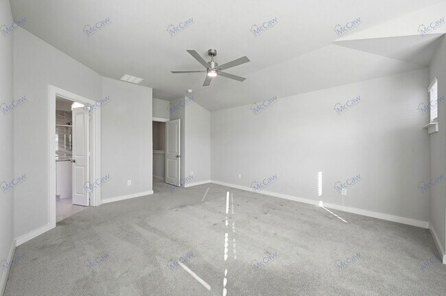 Building Photo - 358 Oakbend Dr