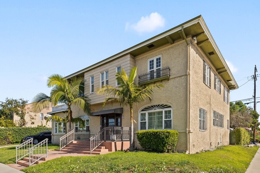 Building Photo - 6250 S Van Ness Ave