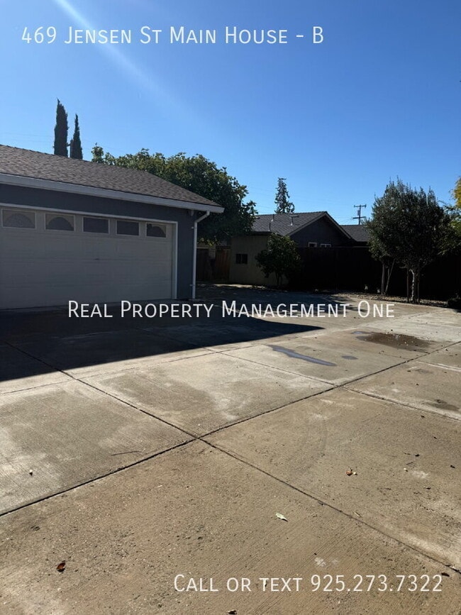 Building Photo - 469 Jensen St