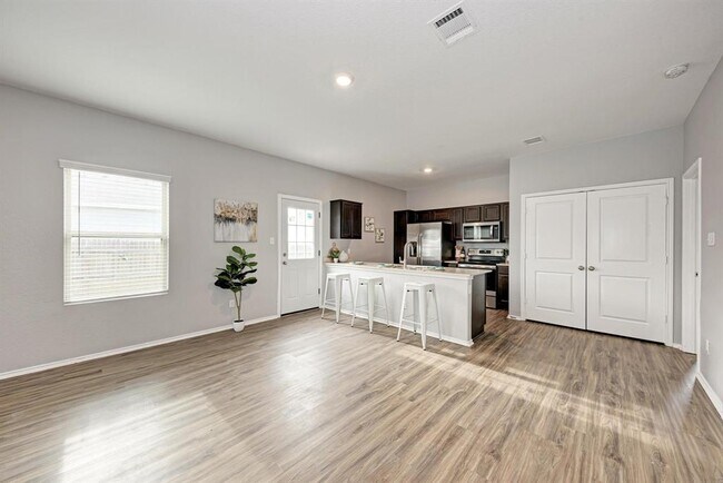 Building Photo - 129 Vulcan Dr
