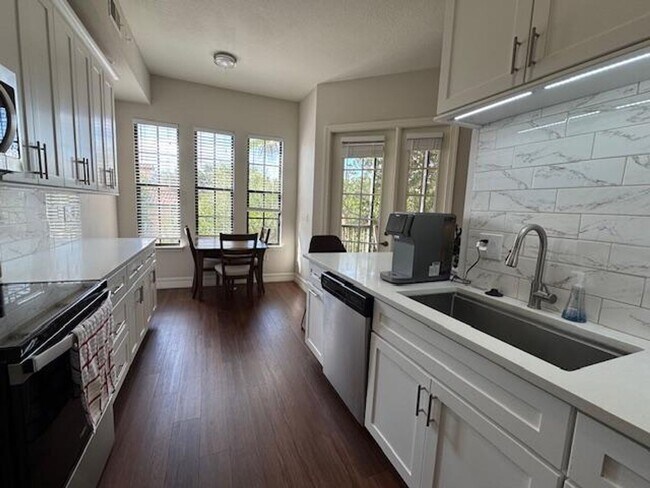 Building Photo - 1 Bedroom 1, 1/2 Bathroom fully renovated ...