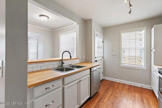 Building Photo - 2125 Arcadia Pl