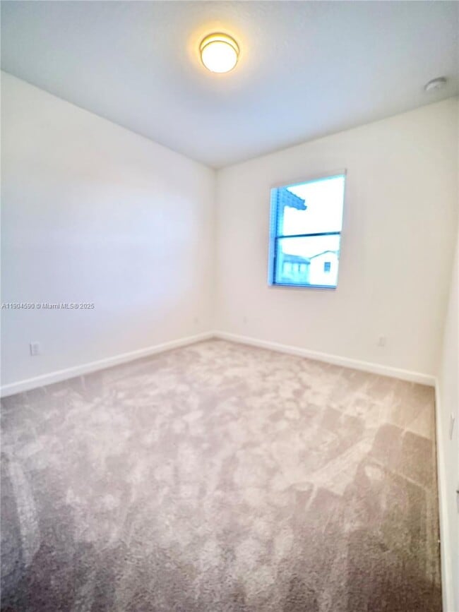 Building Photo - 261 SW 159th Way