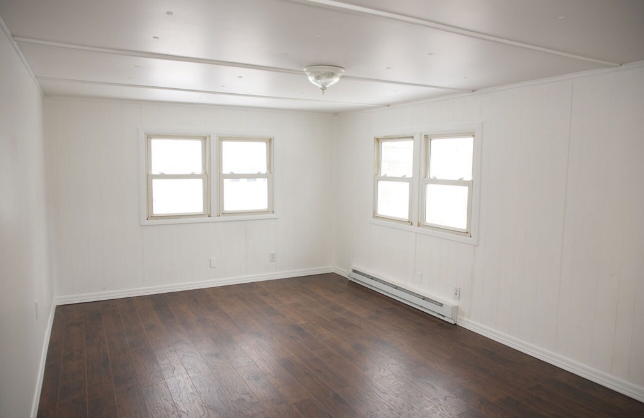 Building Photo - 44 Standish St