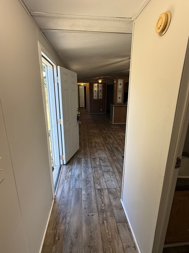 Building Photo - 48 Valtlee Dr