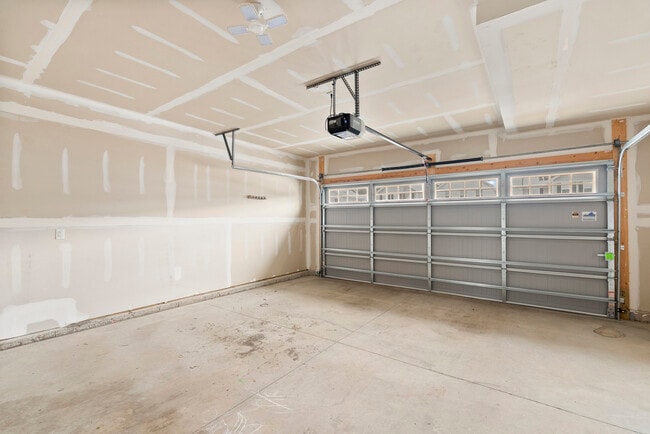 Building Photo - 161 Robinia Rd