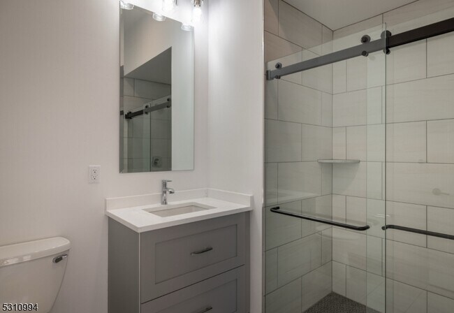 Building Photo - 22 Schuyler Pl