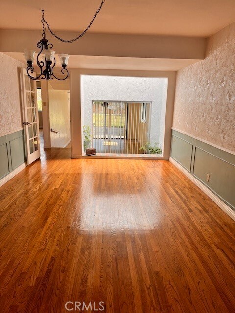 Building Photo - 1054 Mayflower Ave